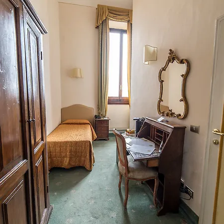 Paris Hotel 3*